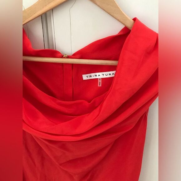 Trina Turk Red Drape Neck 100% Silk Sleeveless Top Gold Zipper Size S - Picture 2 of 4